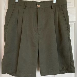 Men’s shorts golf shorts pleated front shorts classic style olive green 34 waste